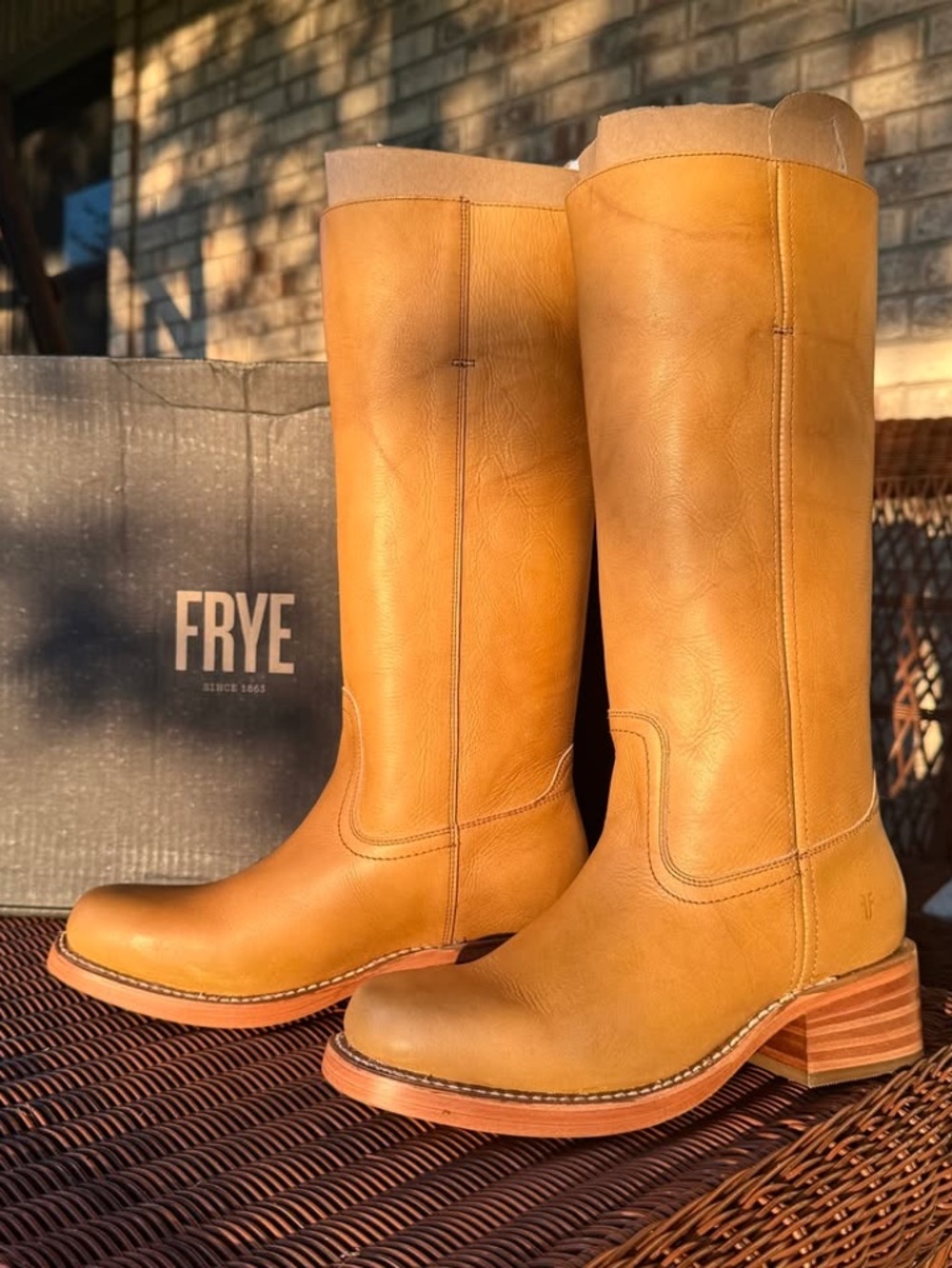 Frye Campus Boot 14L Size 9 Banana New in Box